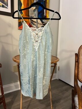 California Dynasty Lace-Trim Floral Jacquard Slip in Sage